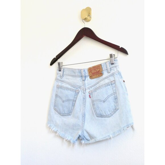 Vintage Levi's Denim Jean Shorts Button Fly Made in USA SZ 26 Waist - Picture 2 of 8